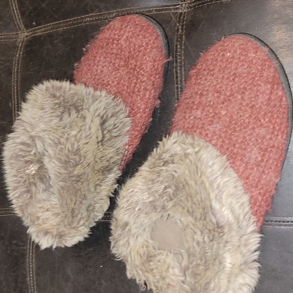 3/$10 Isotoner Faux fur slipon slippers
